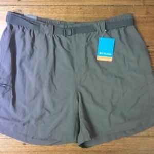 NWT Columbia  Black Sandy River Cargo Short S 2X